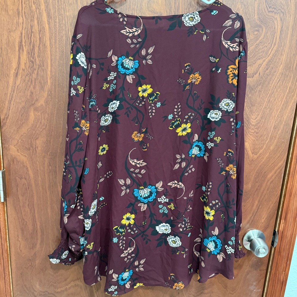 Maurices Floral Blouse Size 2 - 2XL Long Sleeve Criss Cross Neckline Burgundy - Picture 3 of 9